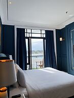 Grand Eska Hotel & Suite