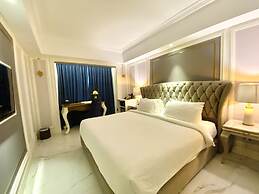 Grand Eska Hotel & Suite