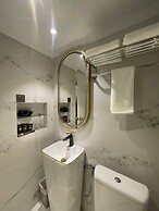 Grand Eska Hotel & Suite