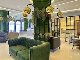 Grand Eska Hotel & Suite