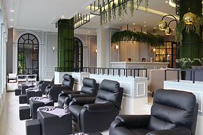 Grand Eska Hotel & Suite