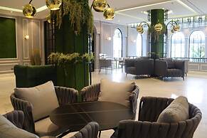 Grand Eska Hotel & Suite