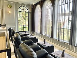 Grand Eska Hotel & Suite