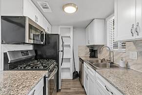 Stylish 1BR Zilker Evonify