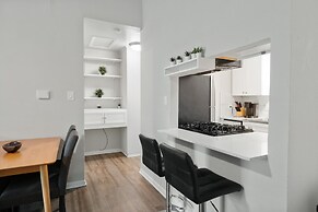 Stylish 1BR Zilker Evonify