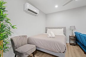 Stylish Studio Downtown Evonify