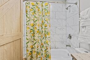 Stylish Studio Downtown Evonify