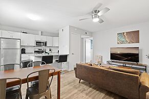 Stylish 1BR Near UT Highland Evonify