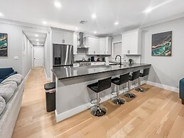 Luxury 3BD 2BA Near Logan Airport and T Station