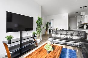 Luxury 2BR 30 Mins to Manhattan Evonify