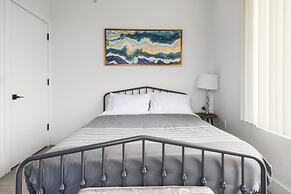 Luxury 2BR 30 Mins to Manhattan Evonify