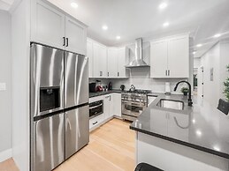 Luxury 3BD 2BA Near Logan Airport and T Station
