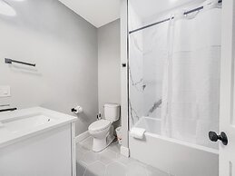 Luxury 3BD 2BA Near Logan Airport and T Station
