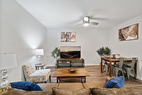Stylish 2BR Near UT Highland Evonify
