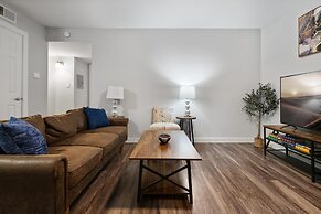 Stylish 2BR Near UT Highland Evonify