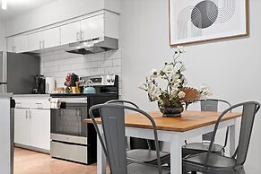 Stylish 2BR Near UT Highland Evonify