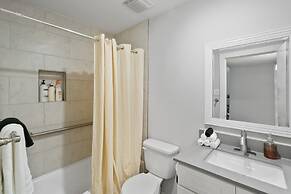 Stylish 2BR Near UT Highland Evonify