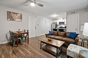 Stylish 2BR Near UT Highland Evonify