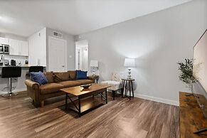 Stylish 2BR Near UT Highland Evonify