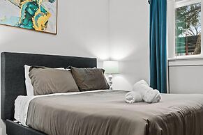 Stylish 2BR Near UT Highland Evonify