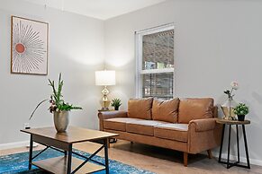 Stylish 2BR Near UT Highland Evonify