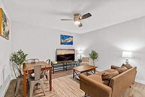 Stylish 2BR Near UT Highland Evonify