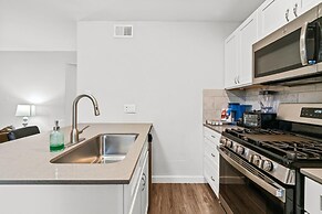 Stylish 2BR Near UT Highland Evonify
