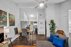 Stylish 1BR Zilker Evonify
