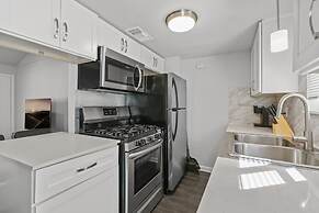 Stylish 1BR Downtown Evonify