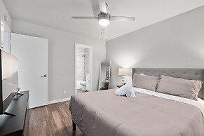 Stylish 1BR Zilker Evonify
