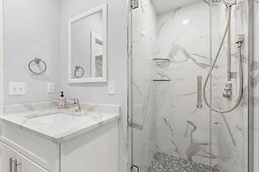 Luxury 2BD 2BA Near Logan Airport and T Station