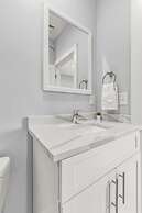 Luxury 2BD 2BA Near Logan Airport and T Station