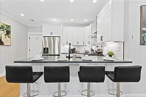 Luxury 3BD 2BA Near Logan Airport and T Station