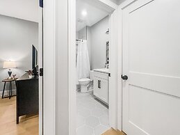 Luxury 3BD 2BA Near Logan Airport and T Station