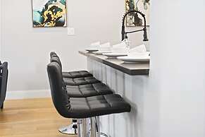 Luxury 3BD 2BA Near Logan Airport and T Station