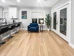 Luxury 2BD 2BA Near Logan Airport and T Station