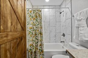 Stylish Studio Downtown Evonify