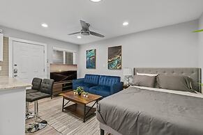 Stylish Studio Downtown Evonify