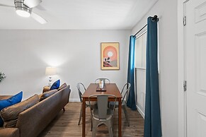 Stylish 1BR Near UT Highland Evonify