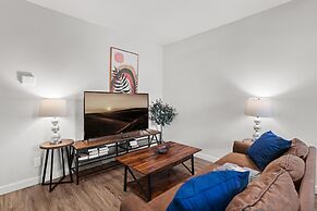 Stylish 1BR Near UT Highland Evonify