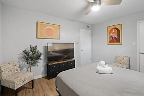 Stylish 1BR Near UT Highland Evonify