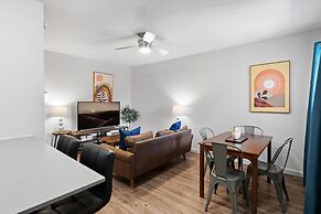 Stylish 1BR Near UT Highland Evonify