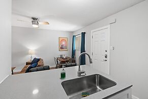 Stylish 1BR Near UT Highland Evonify