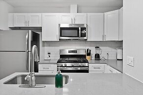 Stylish 1BR Near UT Highland Evonify