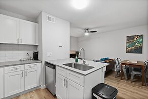 Stylish 1BR Near UT Highland Evonify