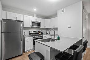 Stylish 1BR Near UT Highland Evonify