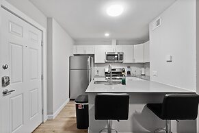 Stylish 1BR Near UT Highland Evonify