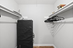 Stylish 1BR Near UT Highland Evonify