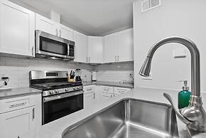 Stylish 1BR Near UT Highland Evonify