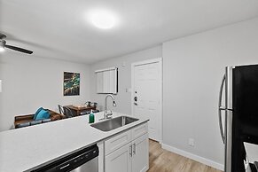 Stylish 1BR Near UT Highland Evonify